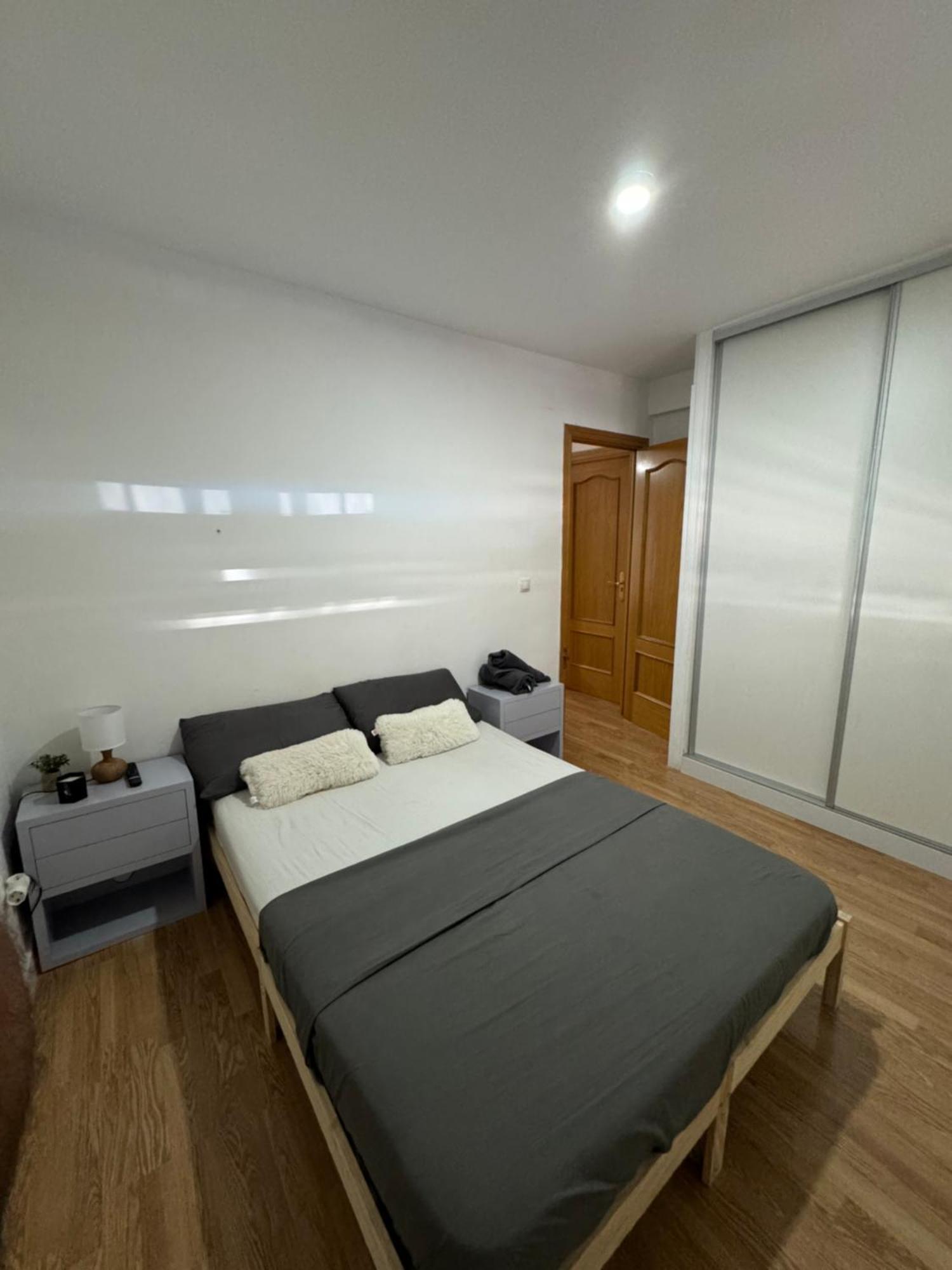 Habitacion Con Bano Compartido Hotel Madrid Exterior photo